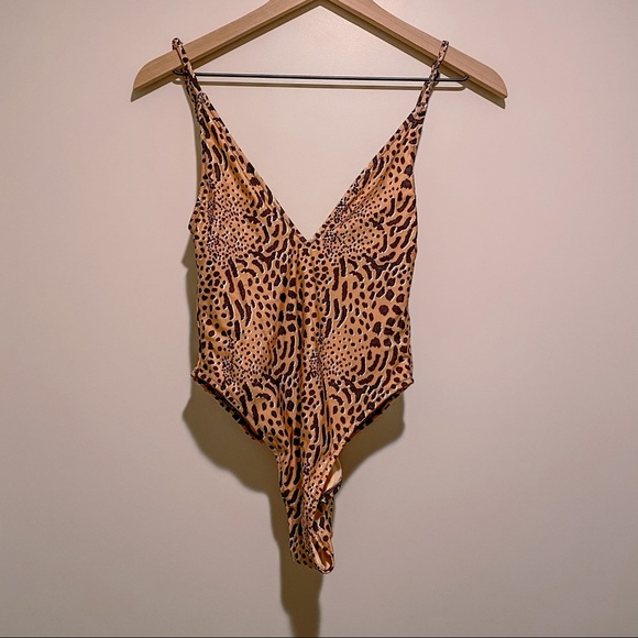 URBAN OUTFITTERS LEOPARD PRINT SWIMSUIT - Picture 2 of 4